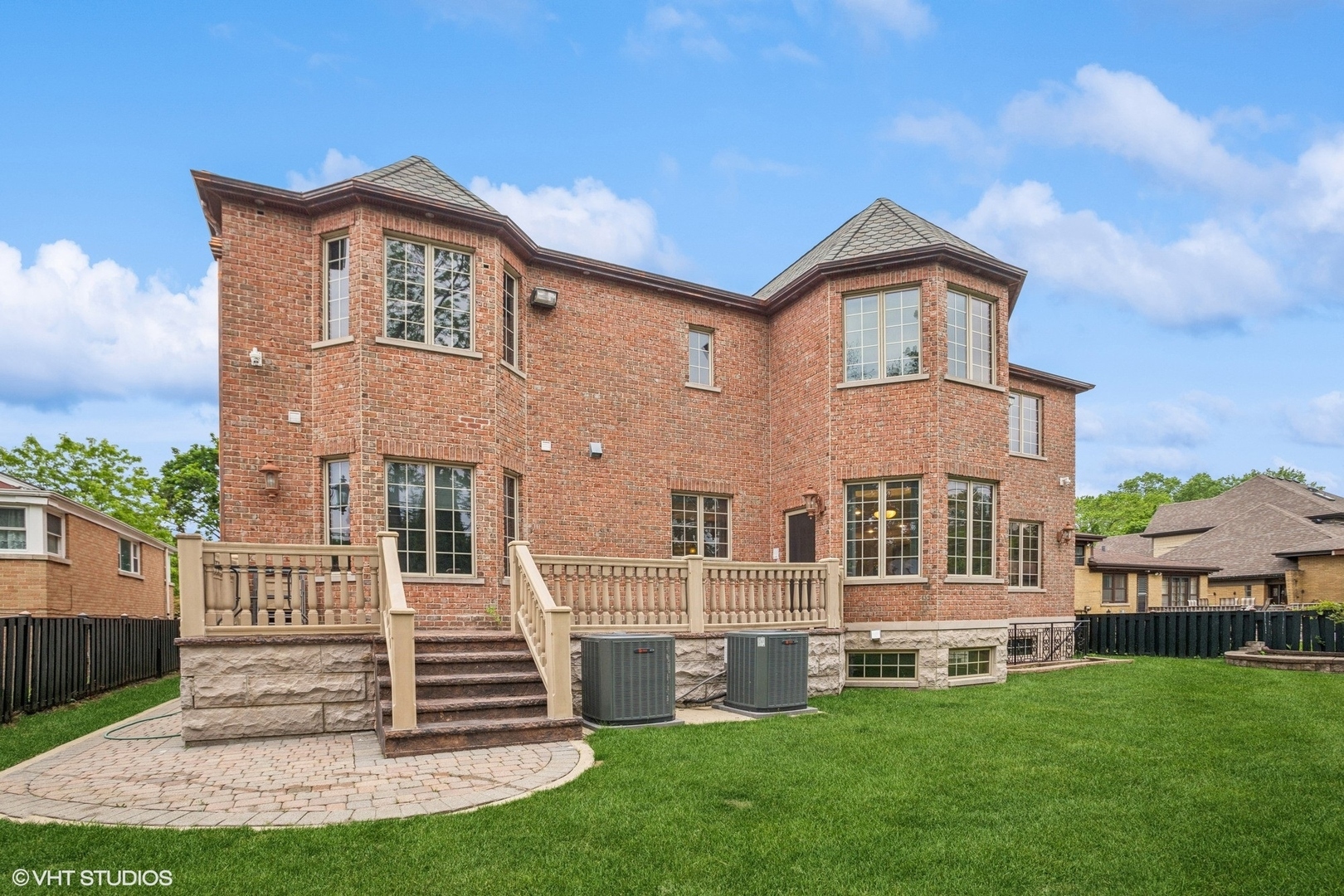 Property Photo: 3832 W Chase Avenue IL 60712