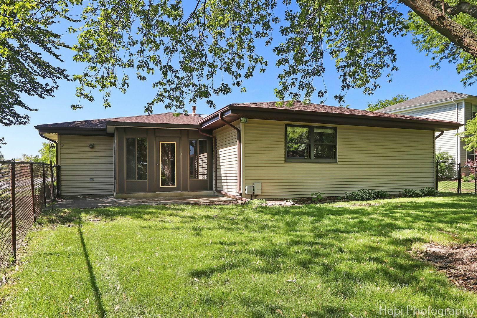 Property Photo: 900 Notis Court IL 60193