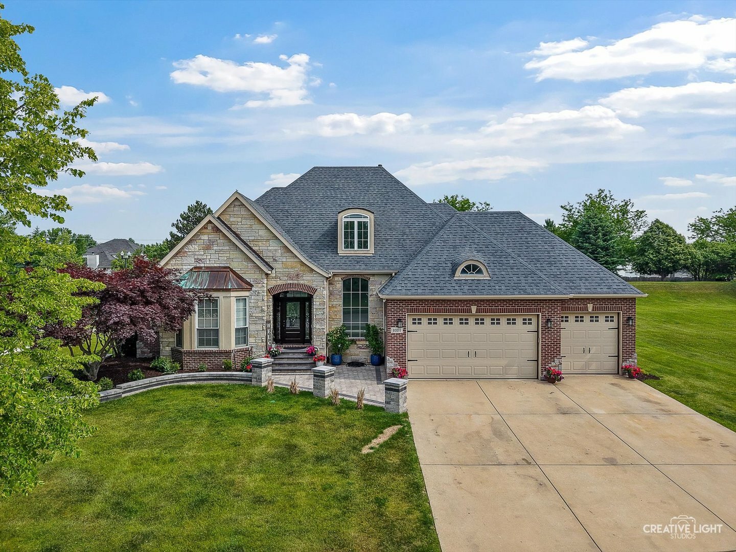 Property Photo: 800 Diamond Head Drive E IL 60404