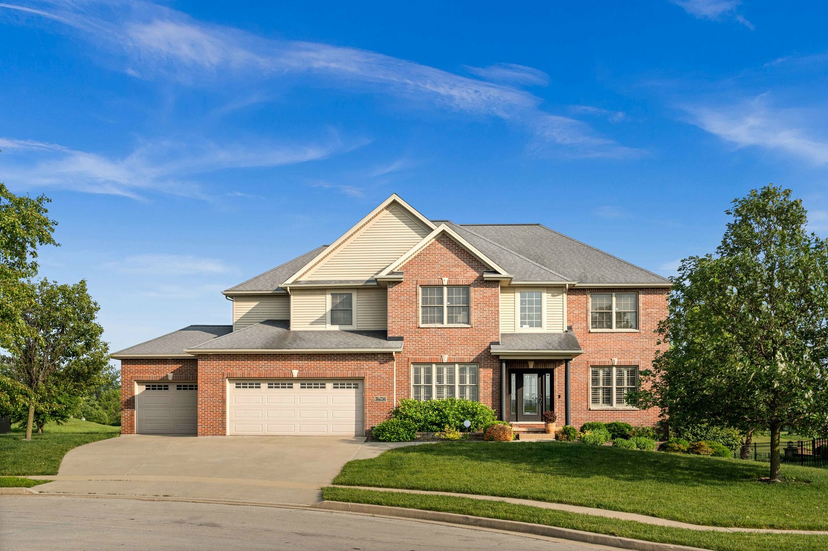 4 Emerald Crest Court  Bloomington IL 61705 photo