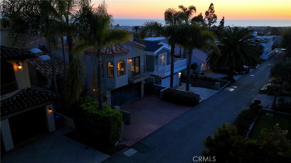Property Photo: 934 Duncan Place CA 90266