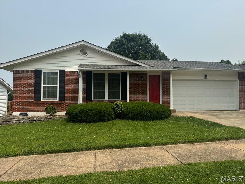 8526 Maylor Drive  St Louis MO 63123 photo