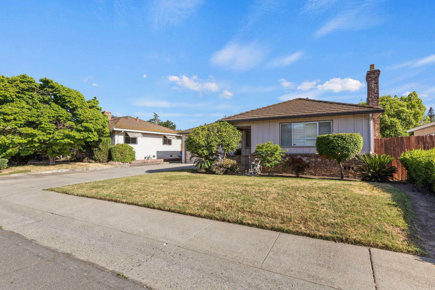 Property Photo:  1428 Tradewinds Avenue  CA 95822 