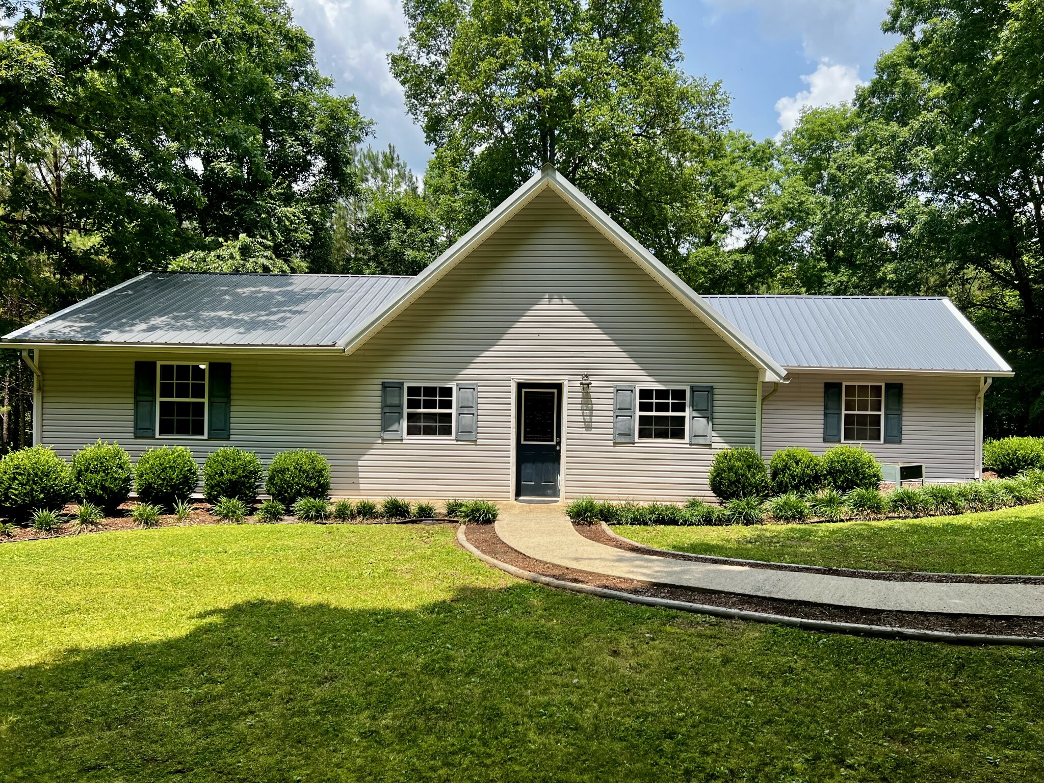 Property Photo: 25 W Adkins Ln TN 38464