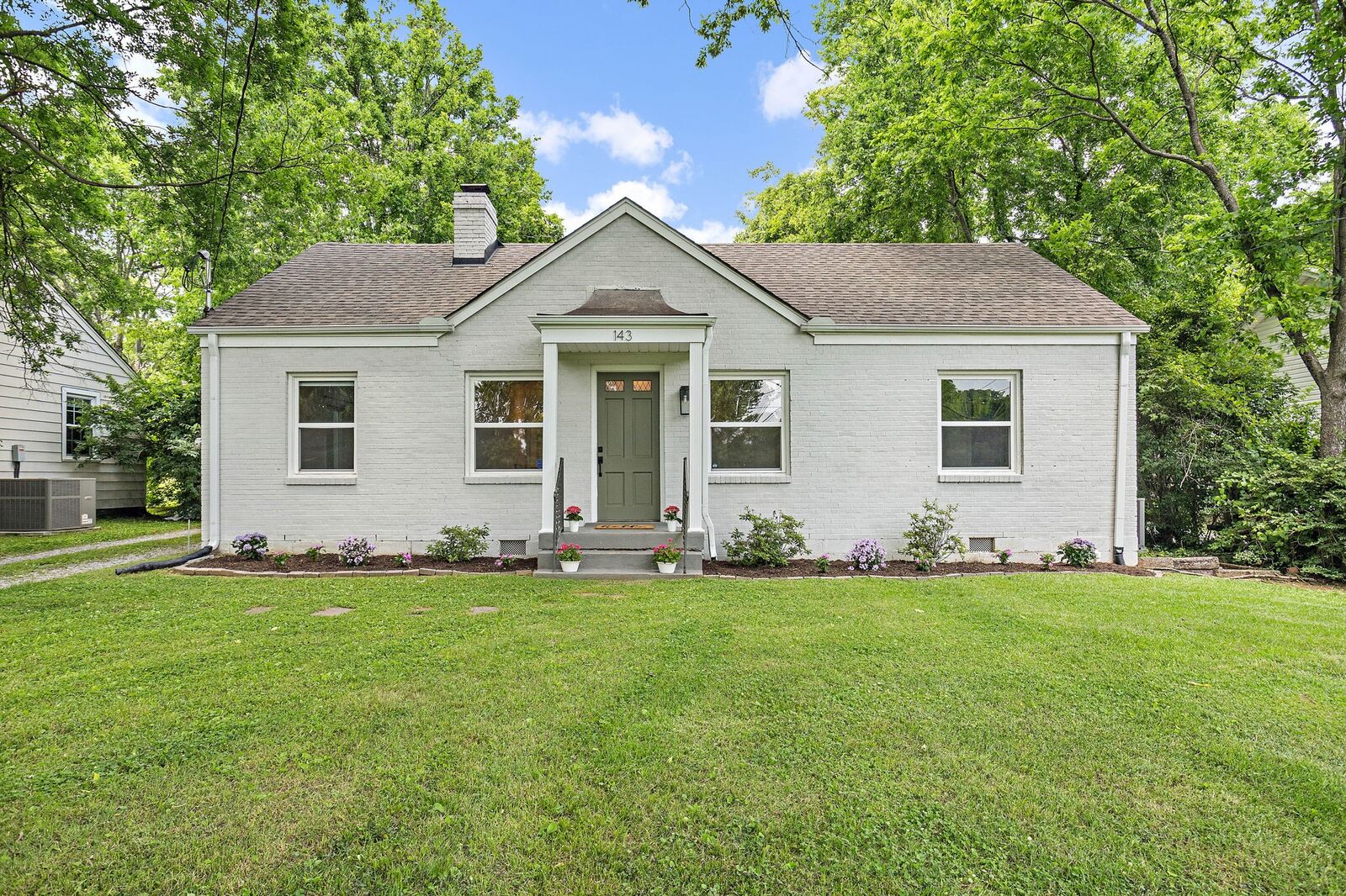 Property Photo:  143 Gordon Ter  TN 37207 
