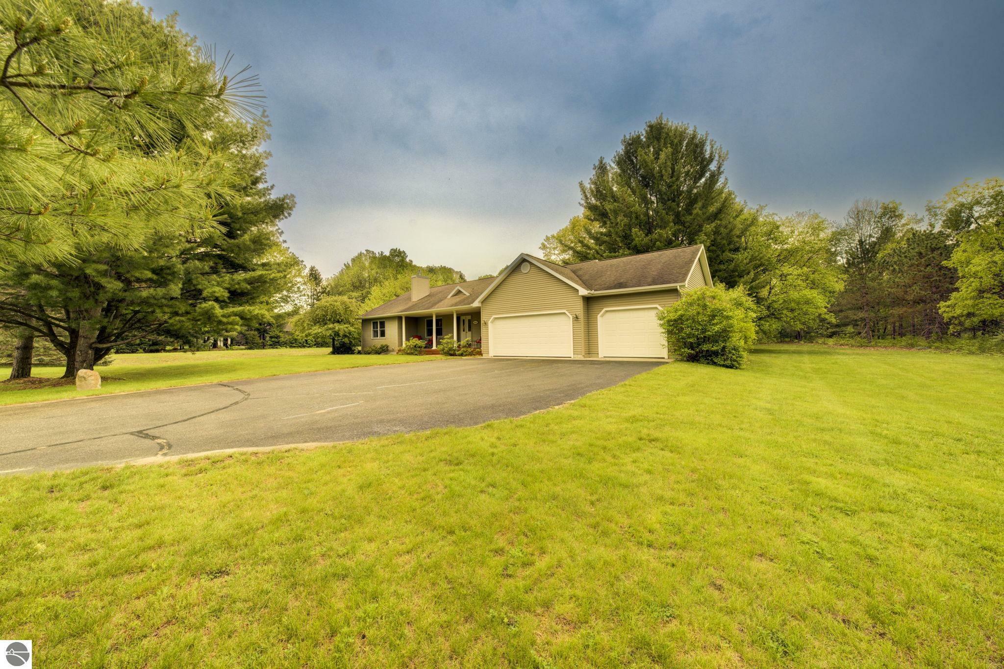10247 Fishers Run  Traverse City MI 49685 photo