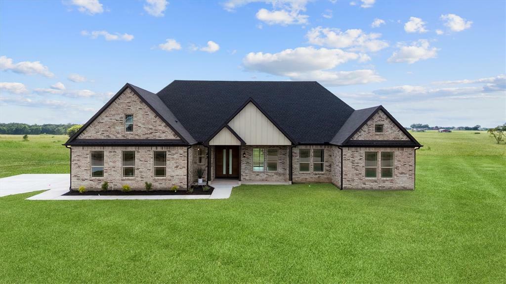 Property Photo: 1128 Dixie Estates Way TX 76273