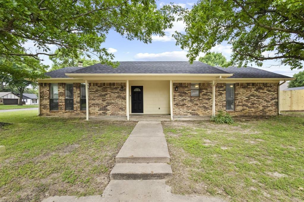 Property Photo: 2203 N Village Drive TX 75418