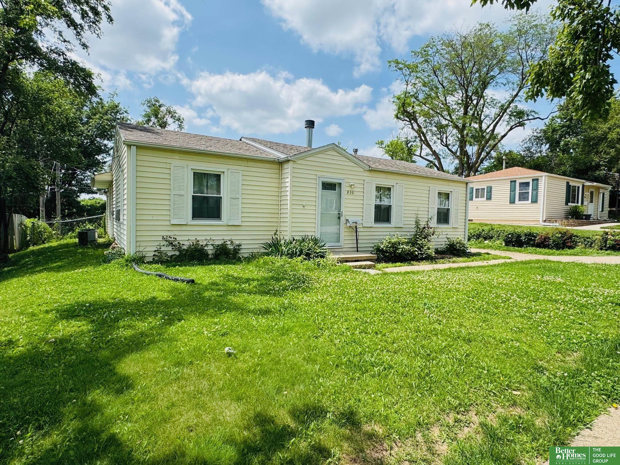 Property Photo: 830 N 78 Street NE 68114