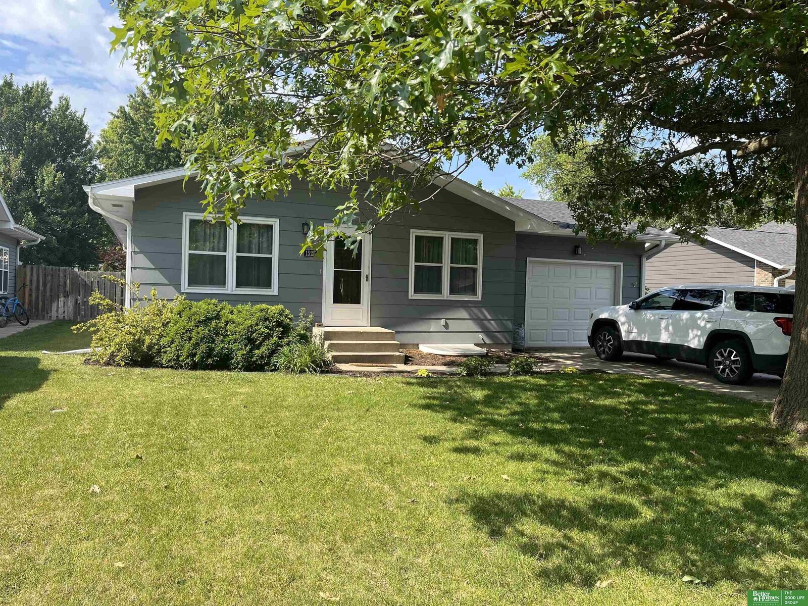 Property Photo: 1525 Raell Drive NE 68467