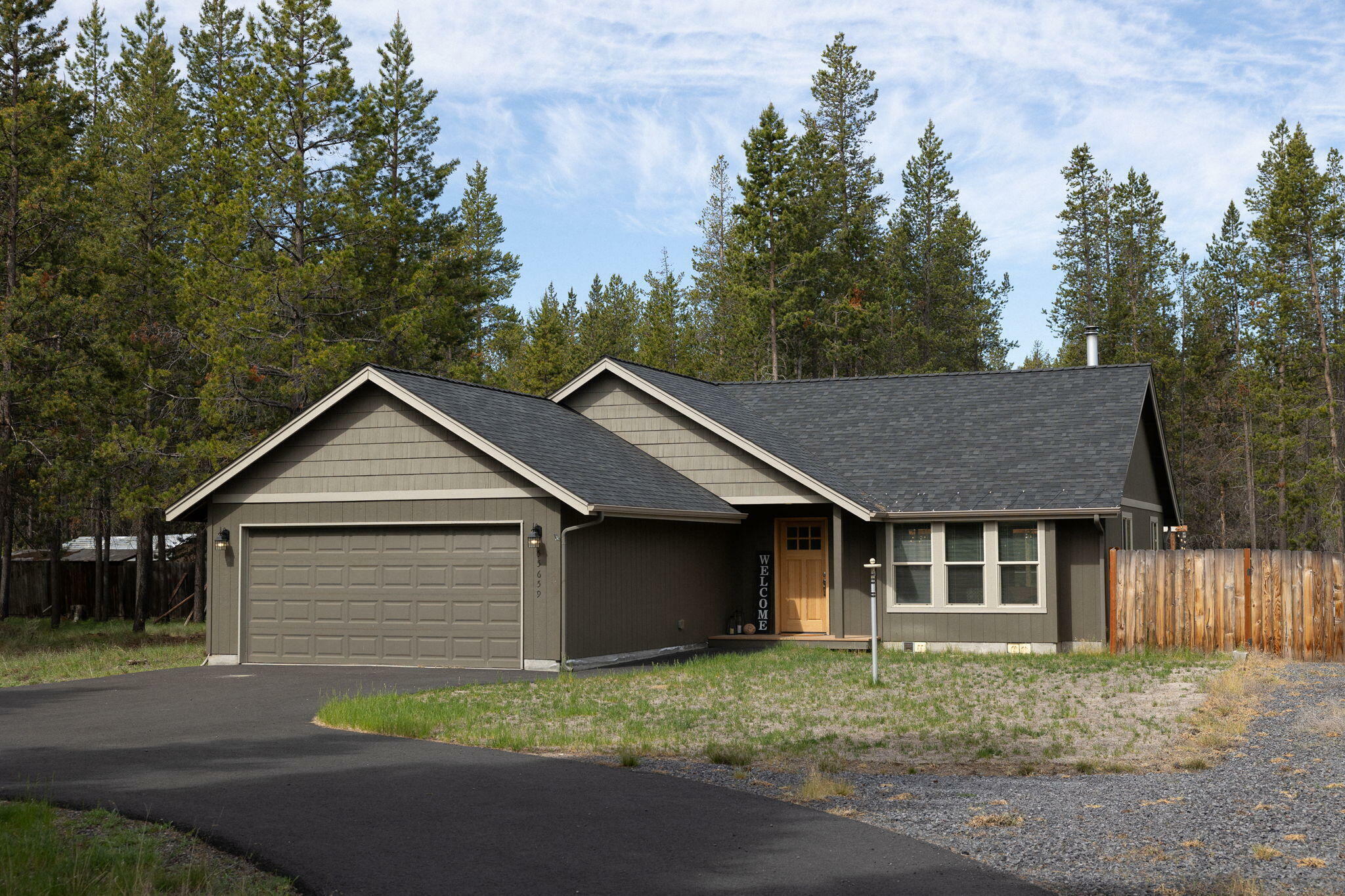 Property Photo: 55659 Swan Road OR 97707