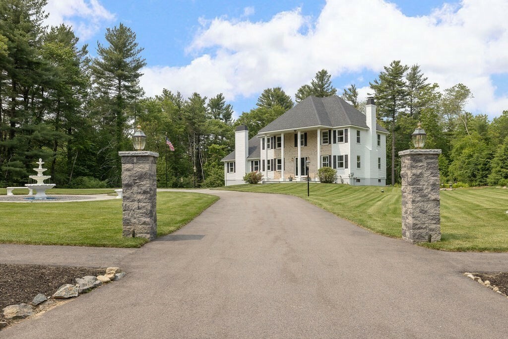 Property Photo: 69 Carter Dr MA 01701