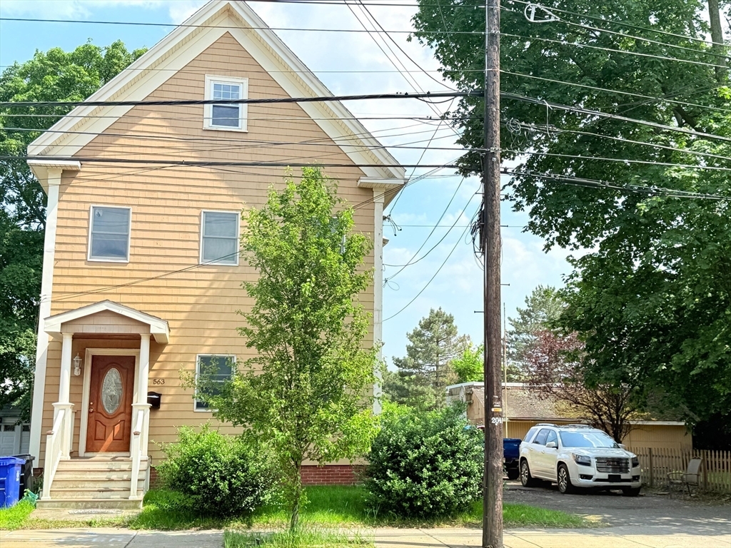 Property Photo:  563 Lynn - St  MA 02148 