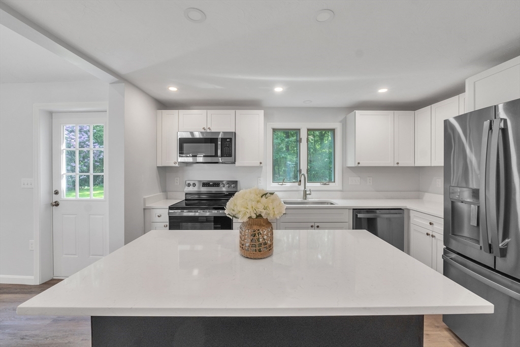 1008 Lincolnshire Dr  North Attleboro MA 02760 photo