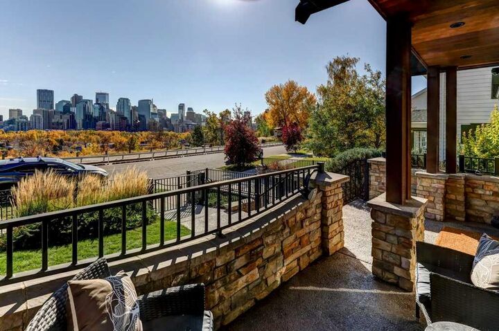 Property Photo:  738 Crescent Road NW  AB T2M 4A7 