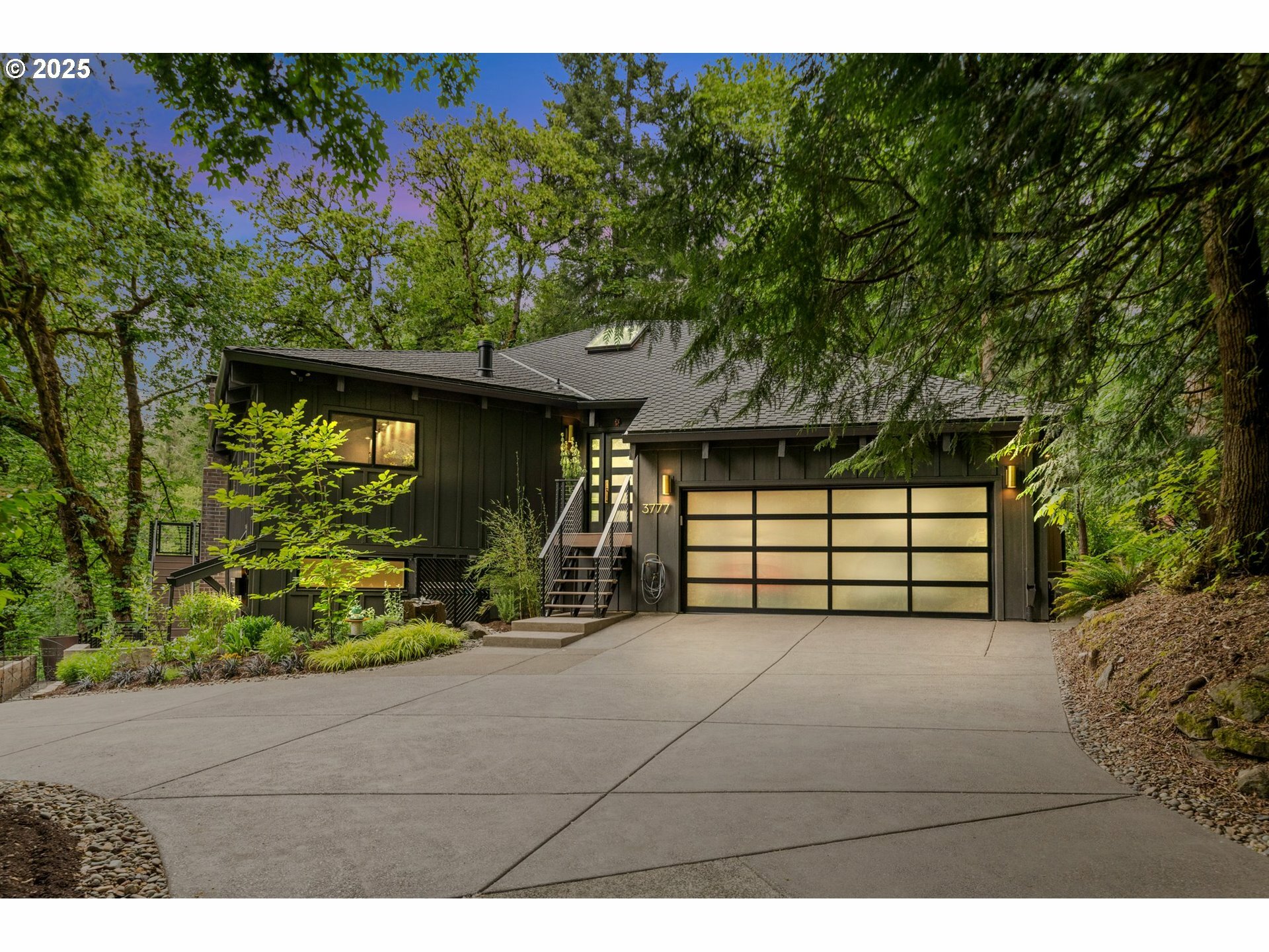 Property Photo:  3777 Parkwood Way  OR 97068 