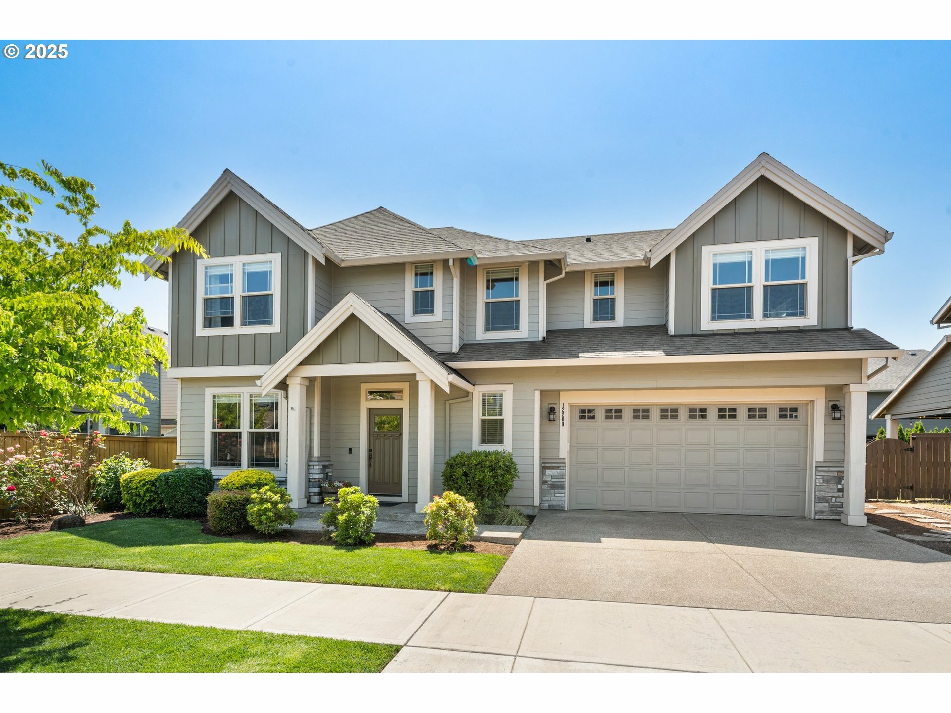 Property Photo: 12209 Mimosa Way OR 97045