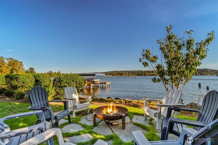 17765  Beach Drive NE  Lake Forest Park WA 98155 photo