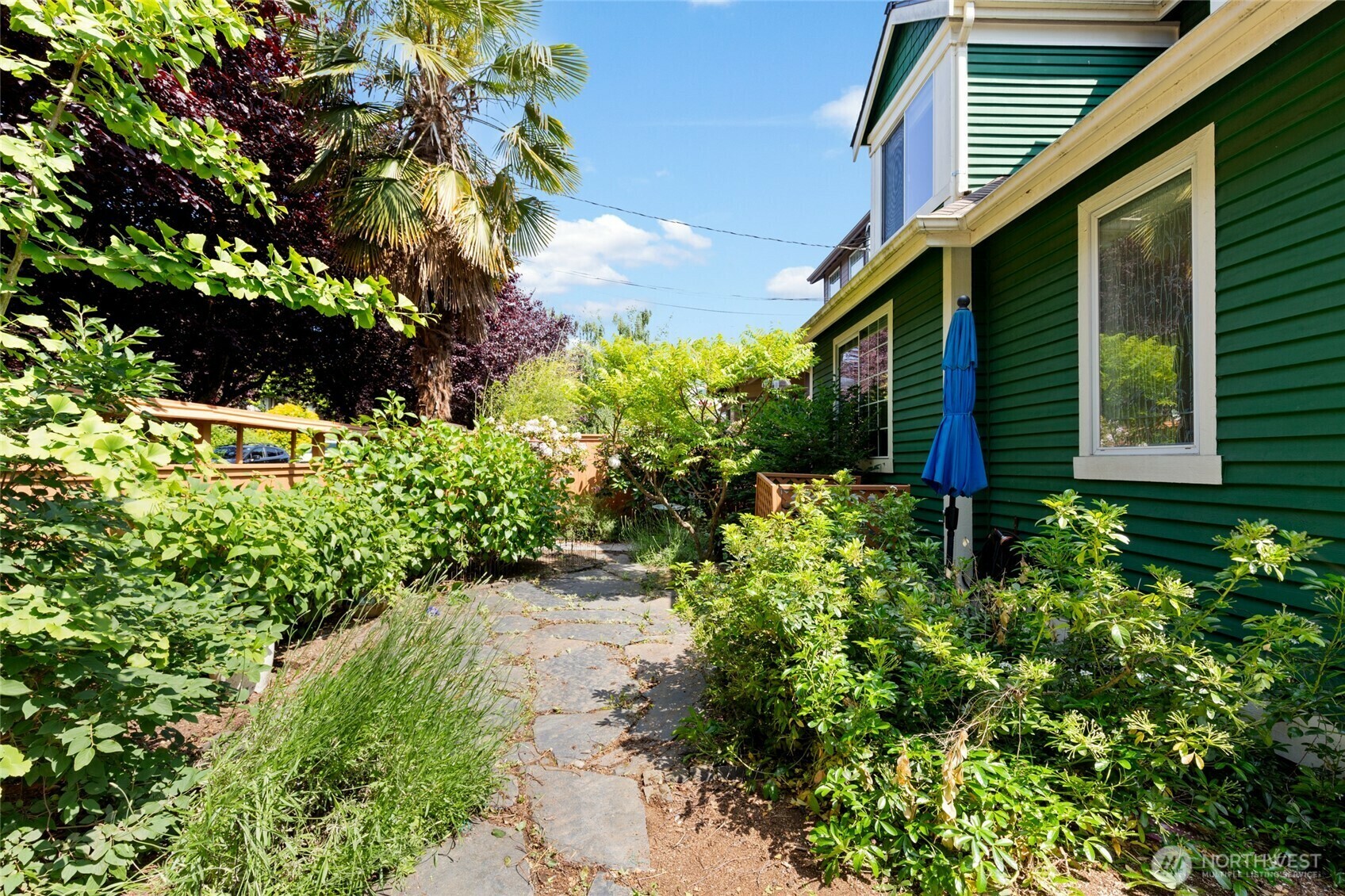 Property Photo: 6222 37th Avenue NE WA 98115