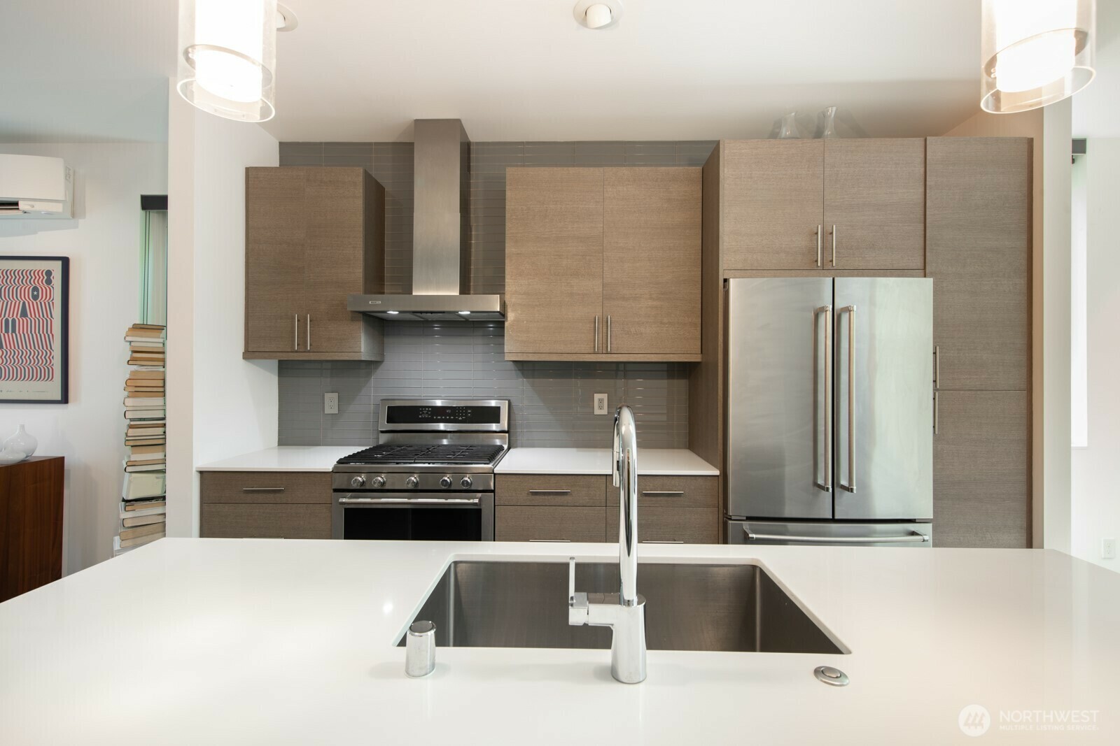 Property Photo:  214  25th Avenue E A  WA 98112 
