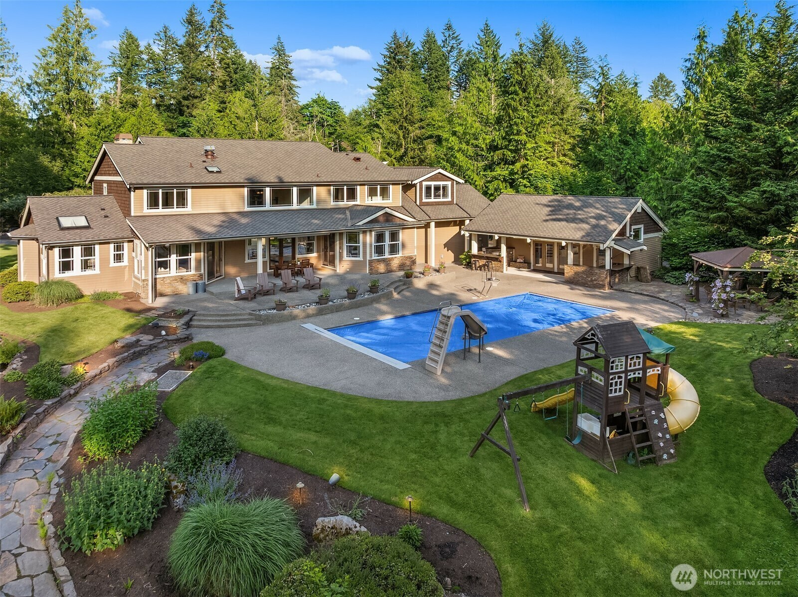 Property Photo: 22217 255th Avenue SE WA 98038