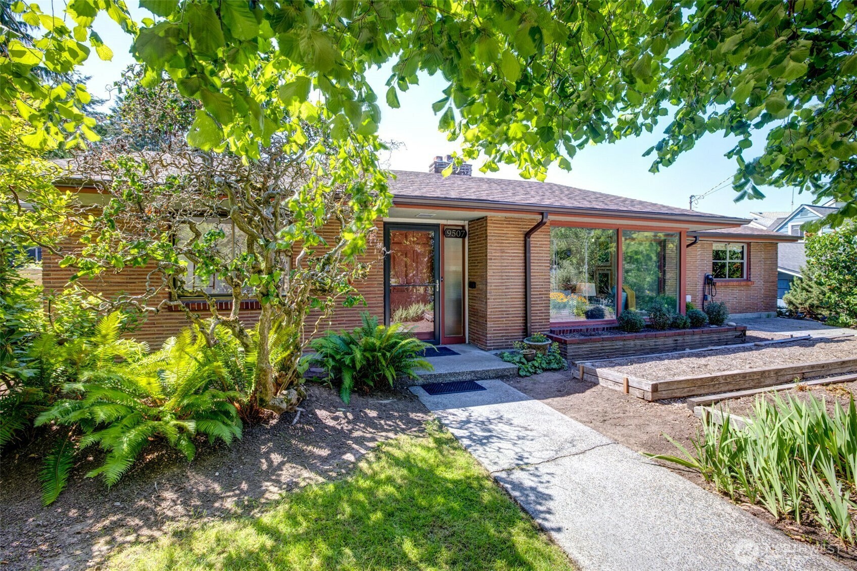 9507  59th Avenue S  Seattle WA 98118 photo