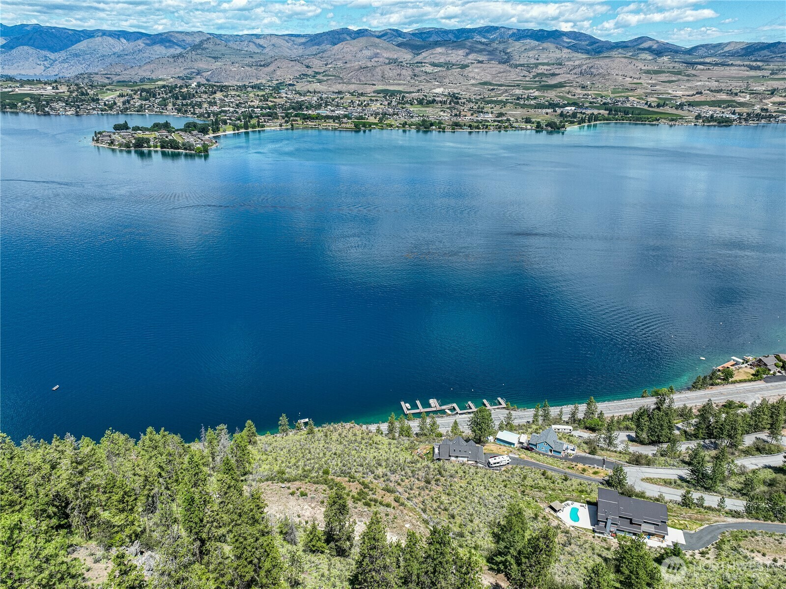Property Photo: 4620 South Lakeshore Rd. WA 98816