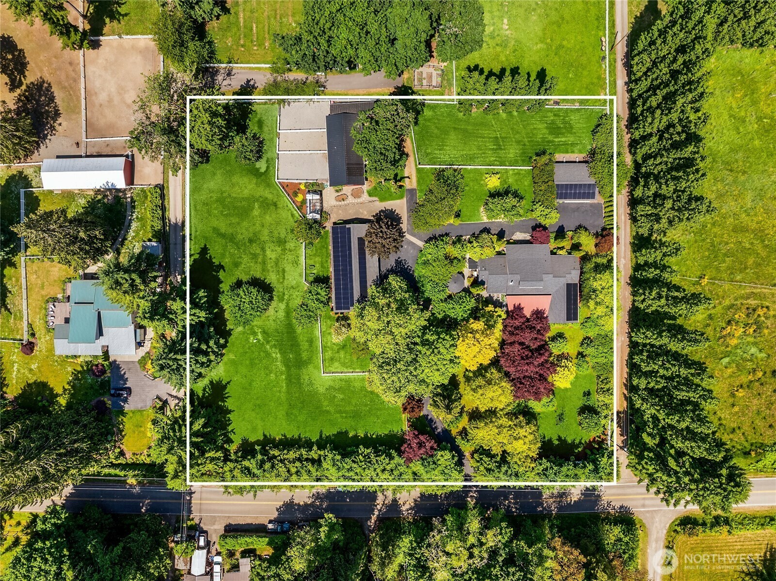 Property Photo: 6850 NE Day Road W WA 98110