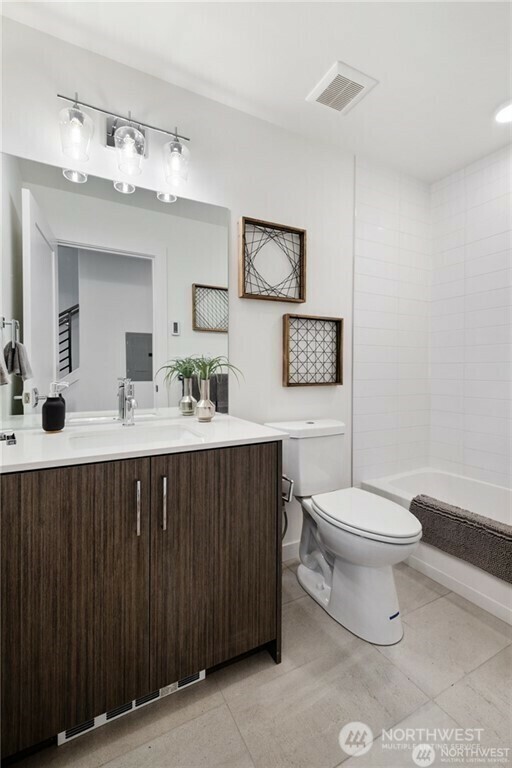 Property Photo: 1326 E Spring Street WA 98122