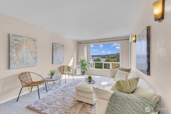 Property Photo: 720 Lakeside Avenue S 406 WA 98144