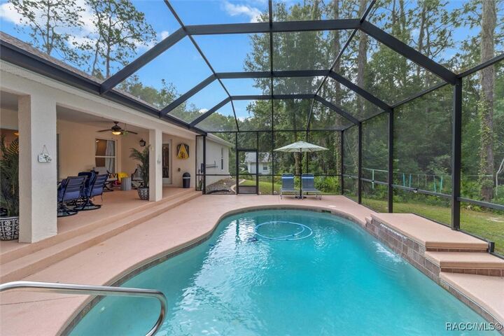 Property Photo:  1256 W Sphere Place  FL 34465 