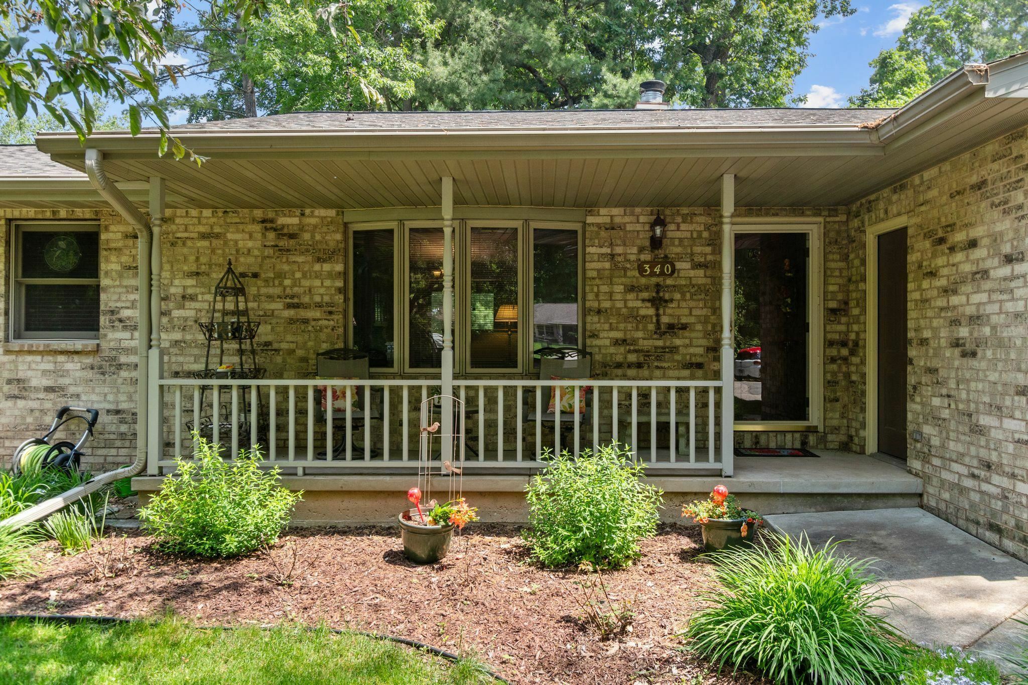 Property Photo:  340 Oak Tree Court  WI 54313 