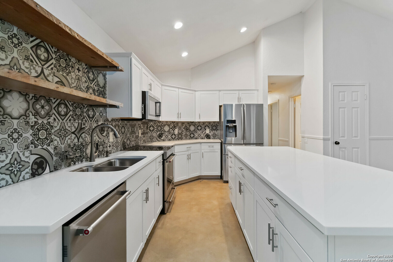 Property Photo: 942 Lightstone TX 78258