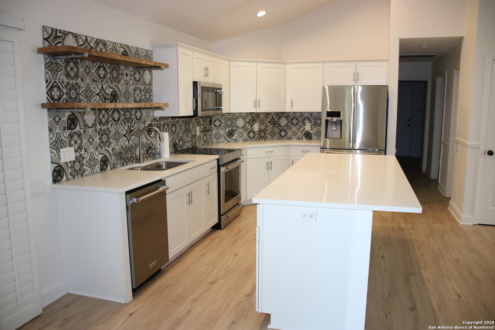 Property Photo: 942 Lightstone TX 78258