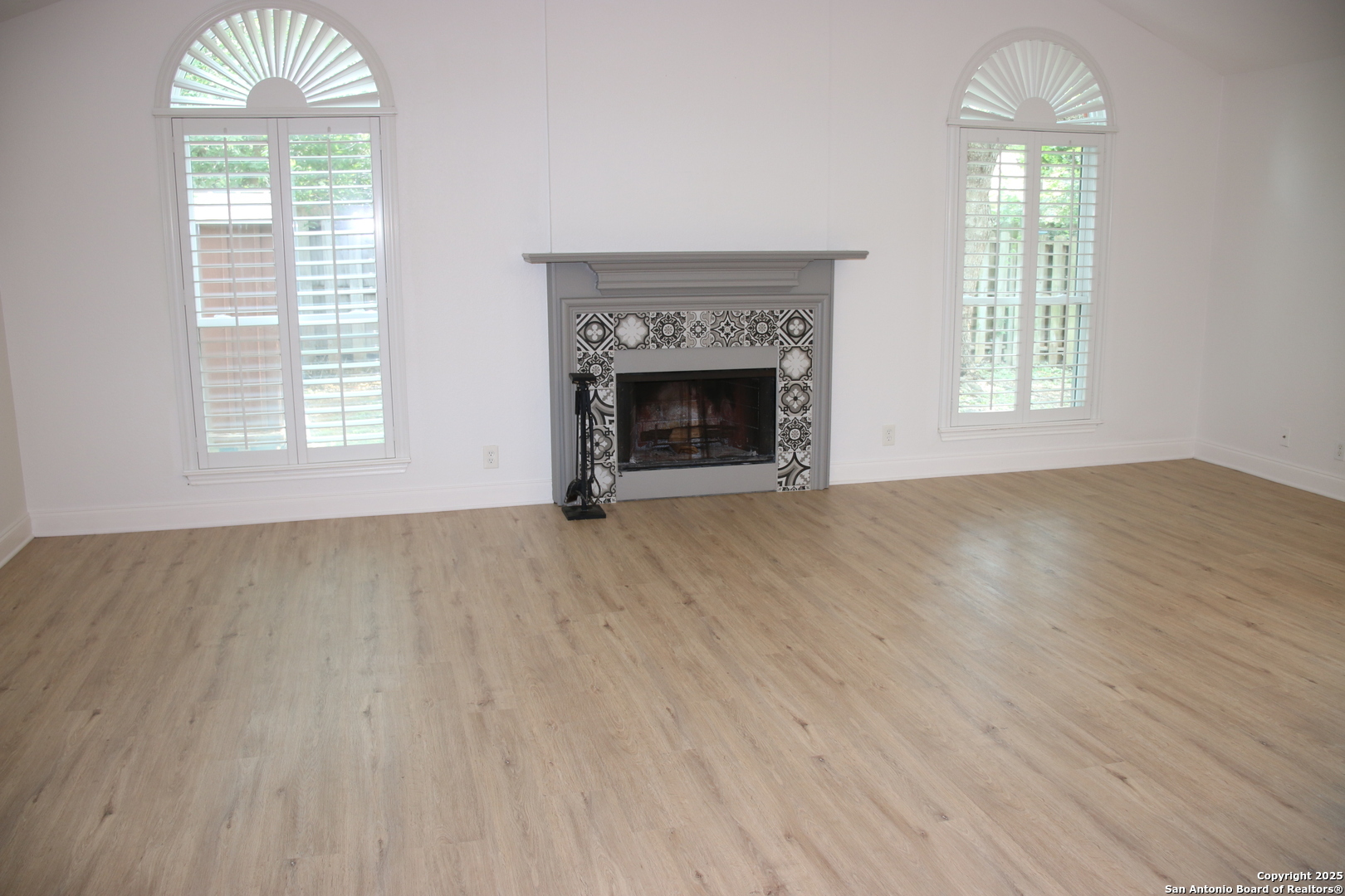 Property Photo: 942 Lightstone TX 78258