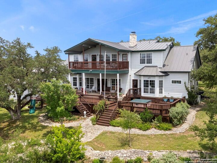Property Photo:  125 Northlake Cove  TX 78063 