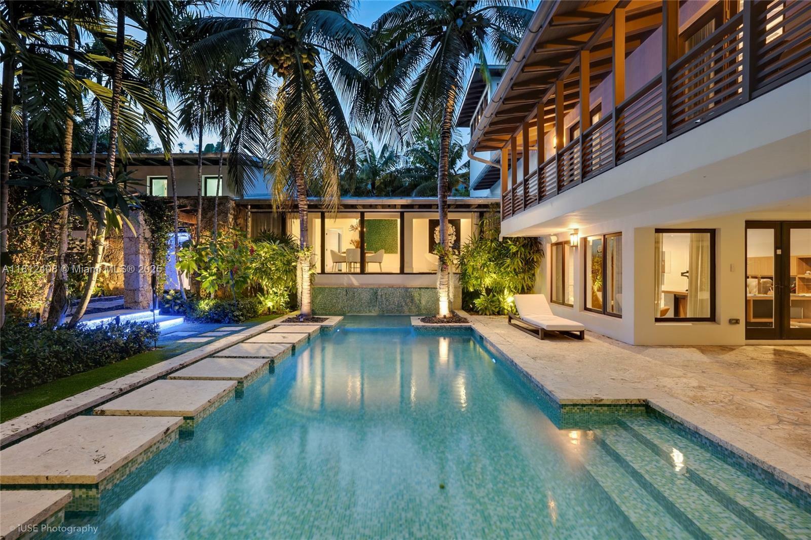 Property Photo: 3571 N Prospect Dr FL 33133