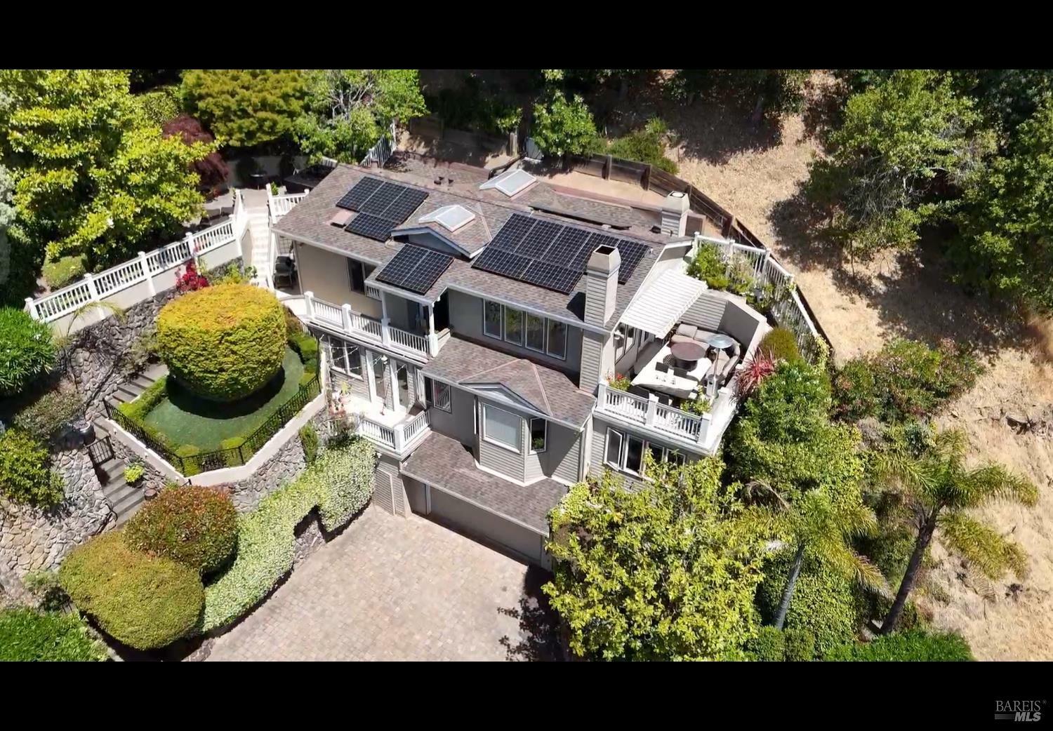 Property Photo: 6 Oak Road CA 94939