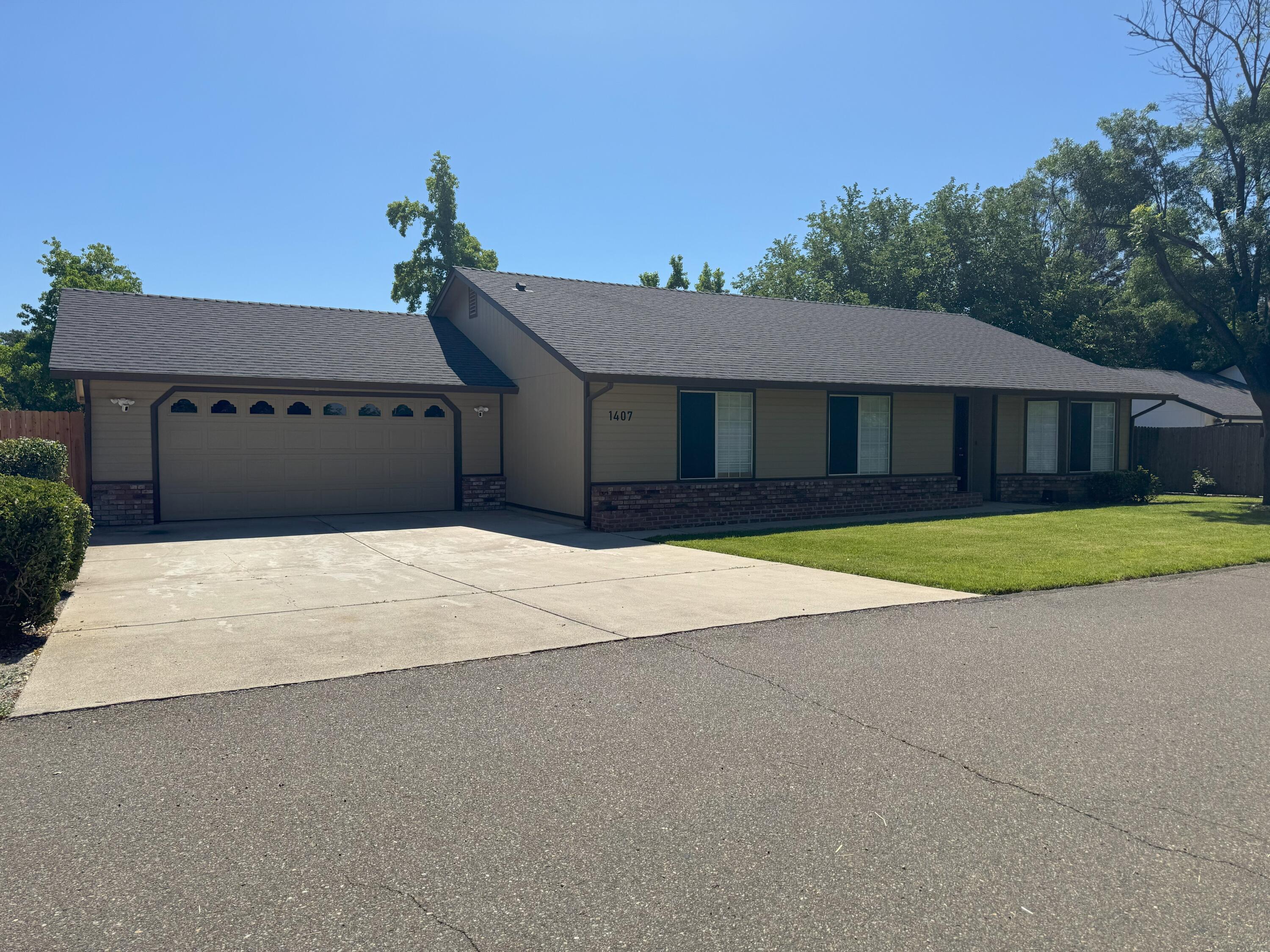1407 Fayette Lane  Redding CA 96003 photo