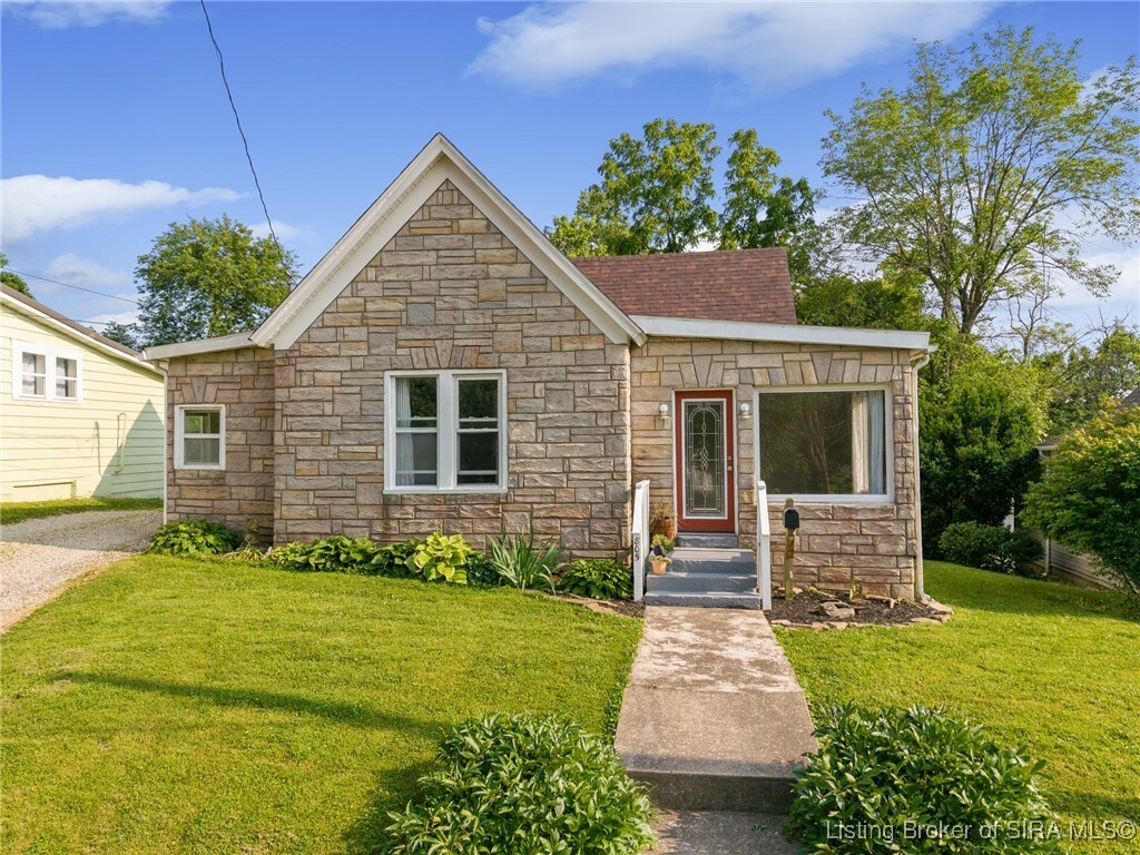 Property Photo: 805 E Walnut Street IN 47112