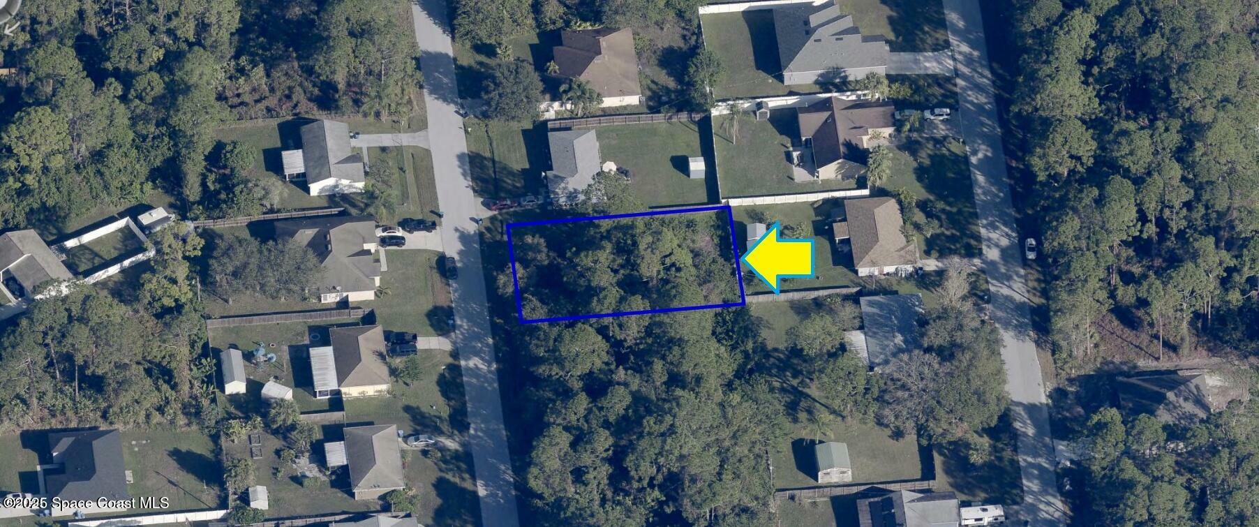 Property Photo: 1141 Pasadena Road SE FL 32909