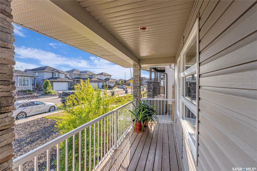 Property Photo: 911 Kloppenburg Crescent SK S7W 0P2