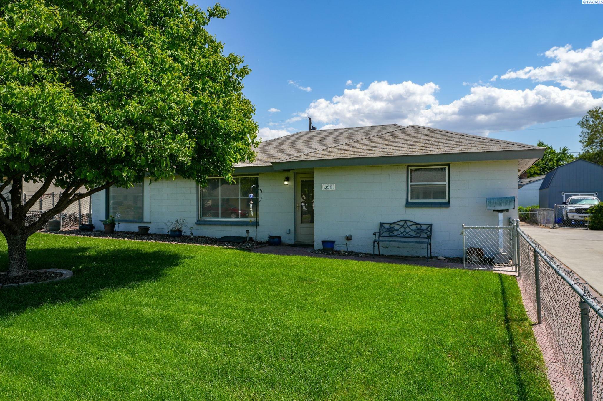 325 W 11th Ave  Kennewick WA 99337 photo