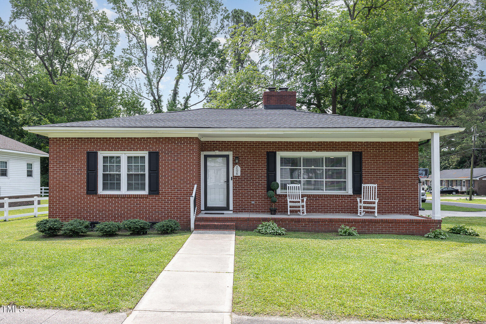 Property Photo: 208 S College Avenue NC 27542