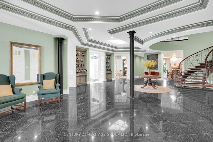 Photo de la propriété: 34 Maryvale Crescent ON L4C 6P8