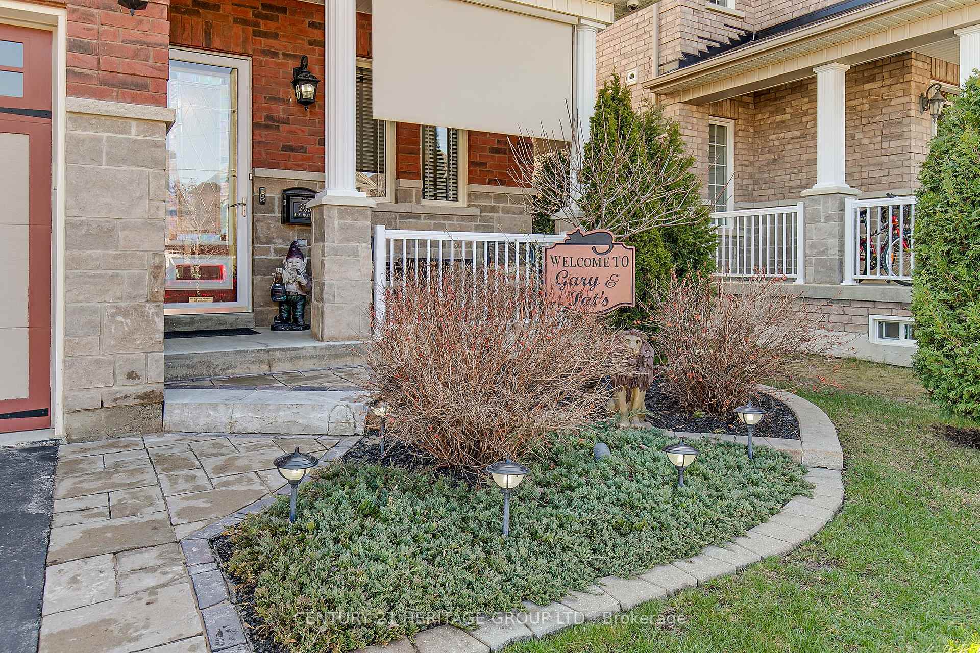 Property Photo:  205 8 Avenue  ON L9R 0H7 