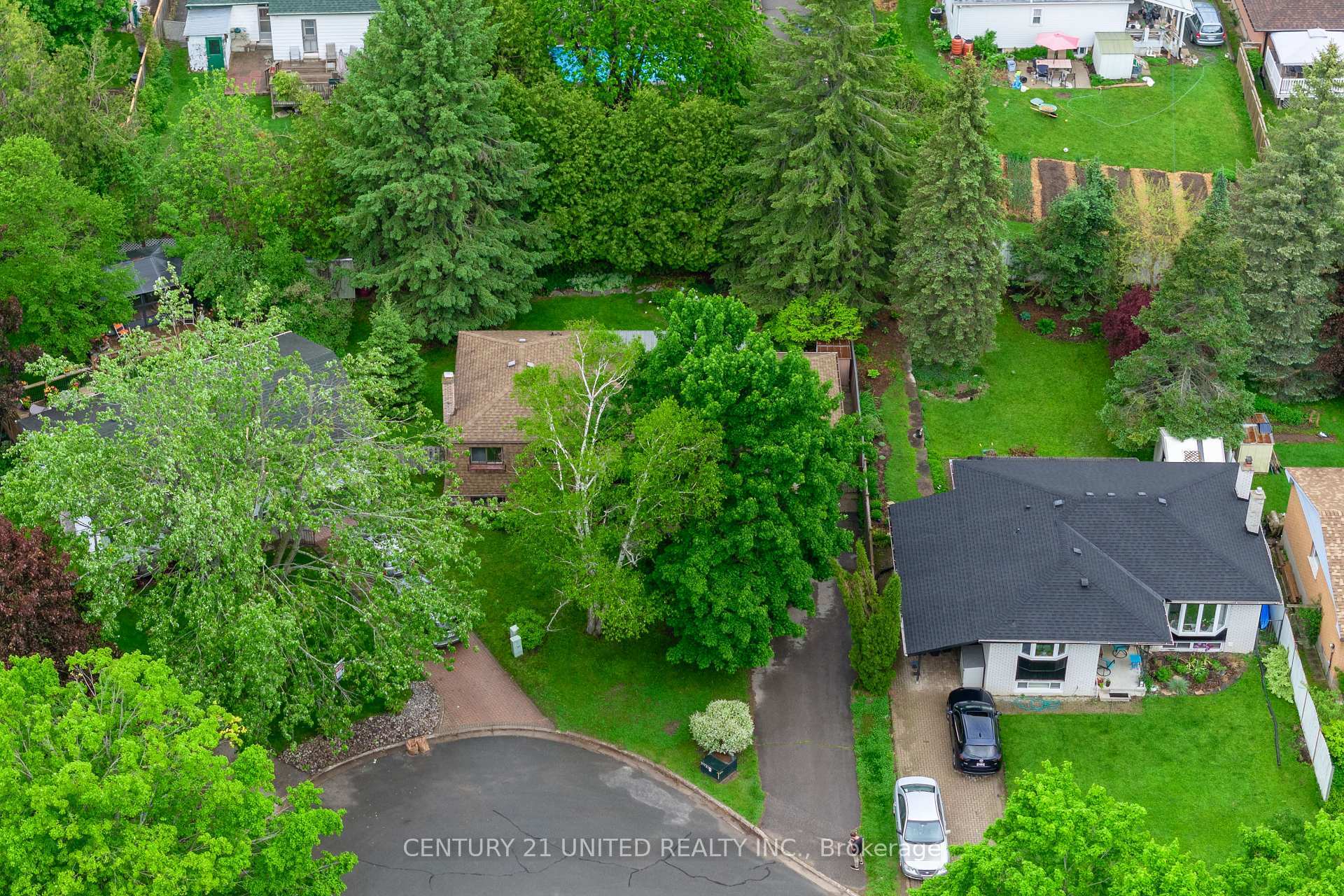 Property Photo: 38 Parkview Drive ON K9H 5M6