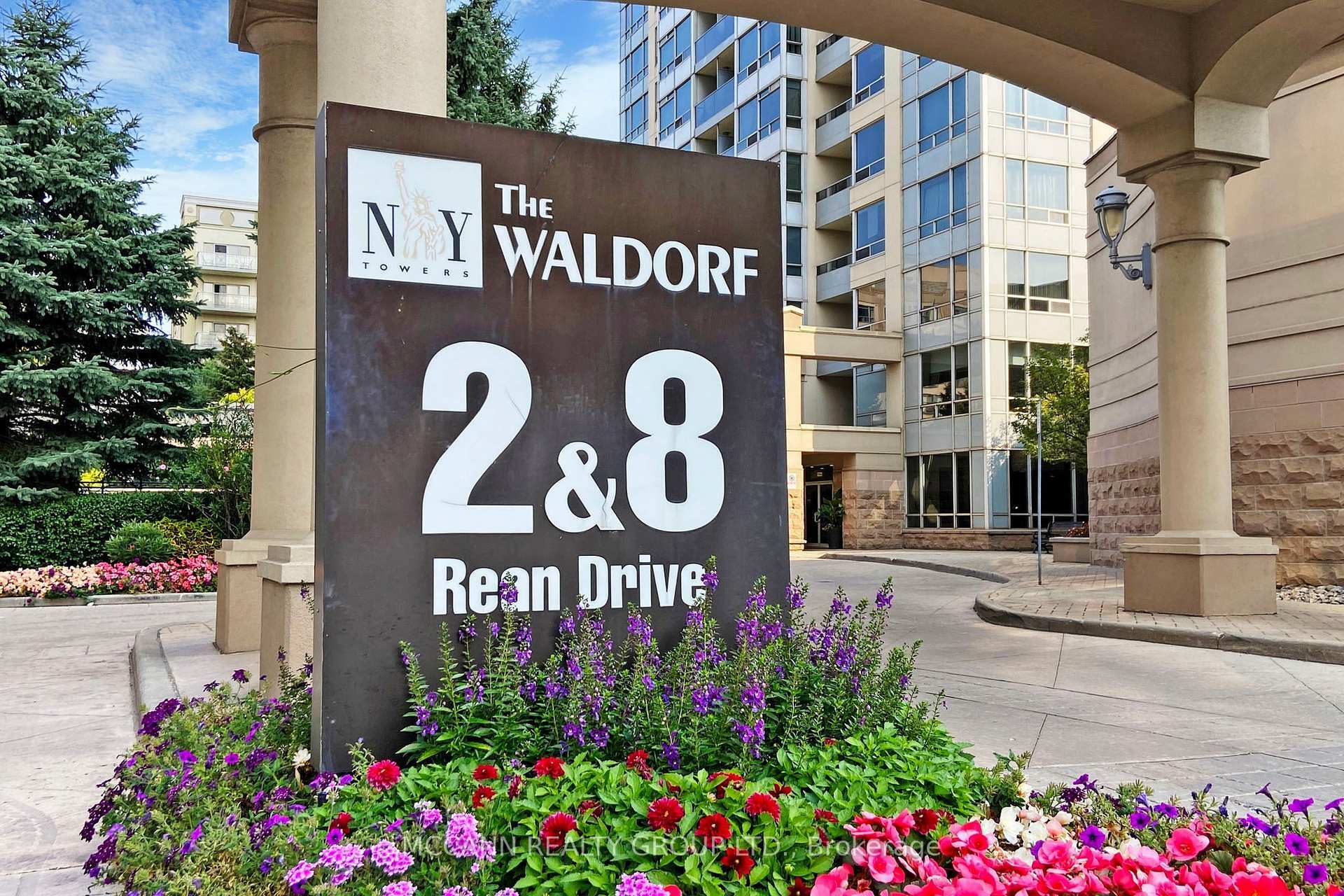 Property Photo: 2 Rean Drive 613 ON M2K 3B8