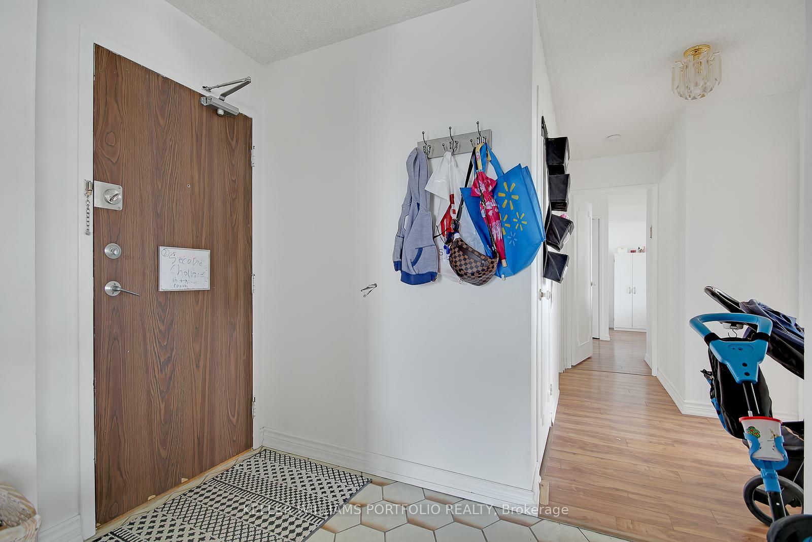 Photo de la propriété: 100 Antibes Drive 702 ON M2R 3N1
