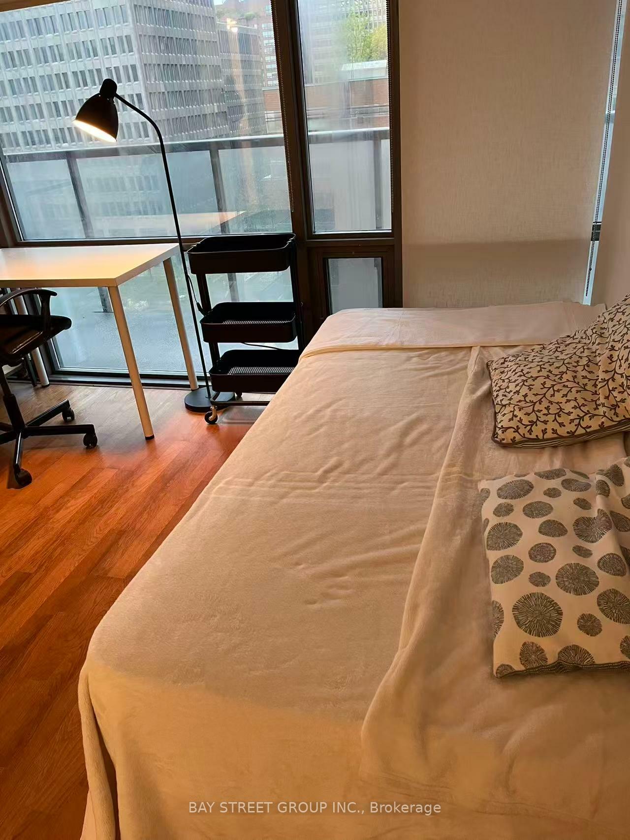 Property Photo: 37 Grosvenor Street 904 ON M4Y 3G5